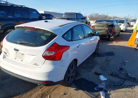 2013 Ford Focus Se z USA, uszkodzony, nr VIN 1FADP3K2XDL213612